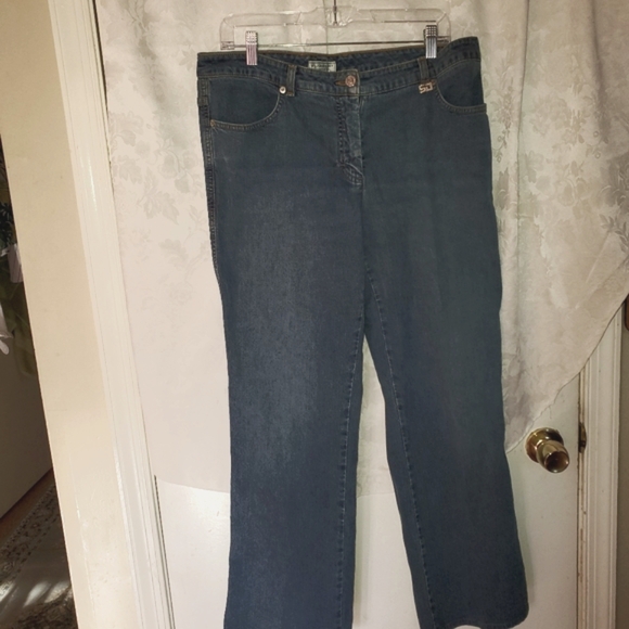 ๐ผ๐St. John by Marie Gray ๐ - Picture 3 of 7